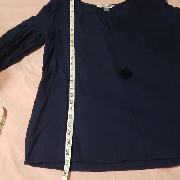 ❤ 3/$20 Old Navy embroidered peasant shirt - Picture 5 of 7